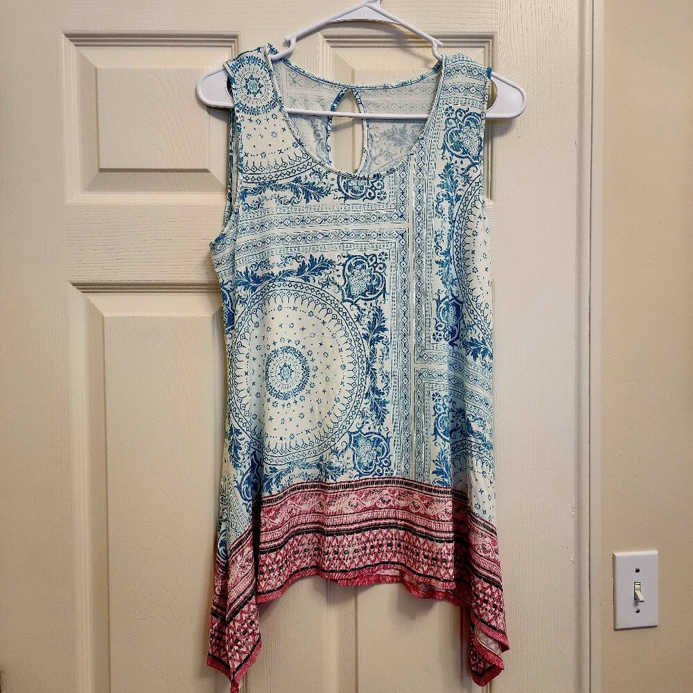 Rose & Olive sharkbite hem  tank top